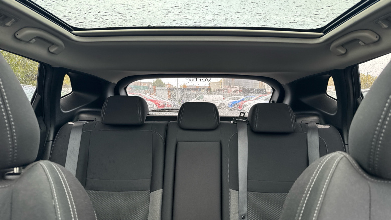 Nissan Qashqai 1.2 DiG-T N-Connecta 5dr Petrol Hatchback